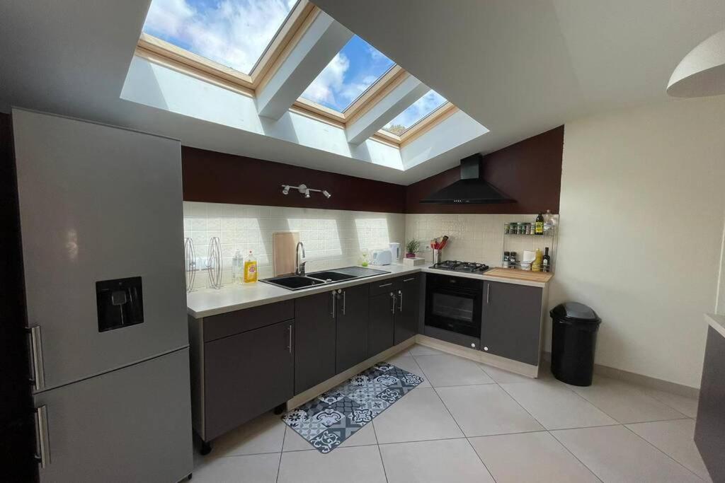 Superbe Appartement Avec 2 Chambres - 9 Personnes - Parking Prive Tournon-sur-Rhone Exterior foto