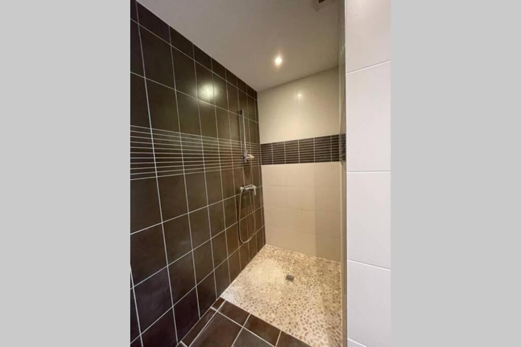 Superbe Appartement Avec 2 Chambres - 9 Personnes - Parking Prive Tournon-sur-Rhone Exterior foto